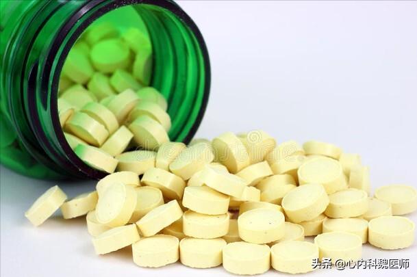 脑梗病人吃叶酸和b12b6起什么作用,老年人预防脑梗如何补充叶酸和b12