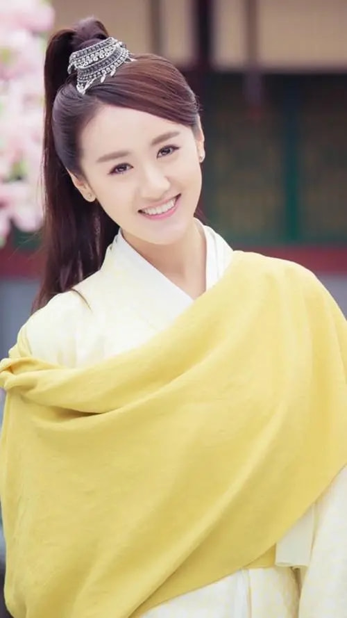 她被誉为神颜小花被李冰冰力捧,她曾被誉为娱乐圈校花