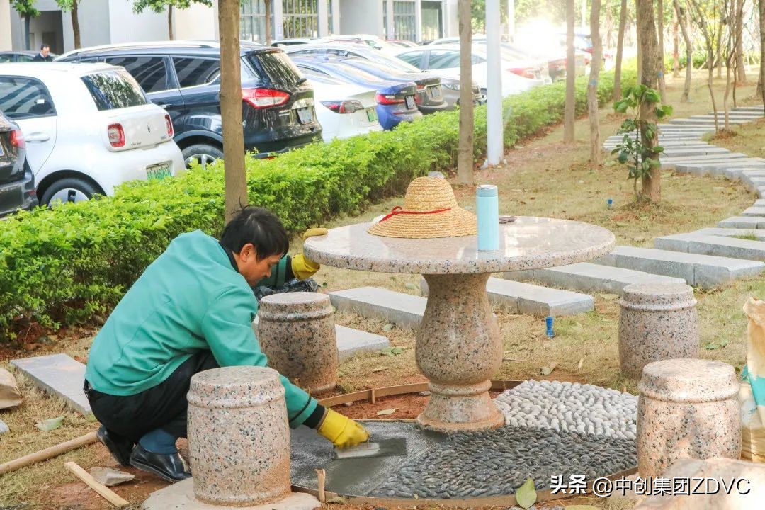 涓垱浜ф湇,涓垱浜ф湇闆嗗洟