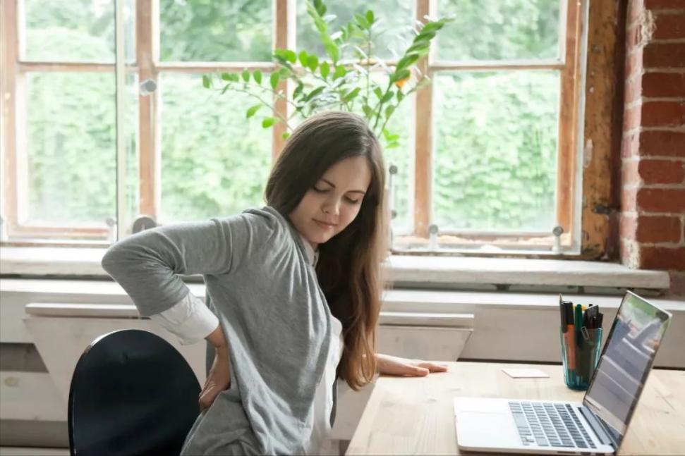 为什么女性有时候有异味,女性50岁出汗酸臭味很重
