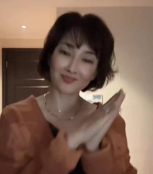 鐗涜帀鍜岀帇鑹宠皝婕備寒,鐗涜帀鐜嬭壋瀵规瘮鐩哥墖