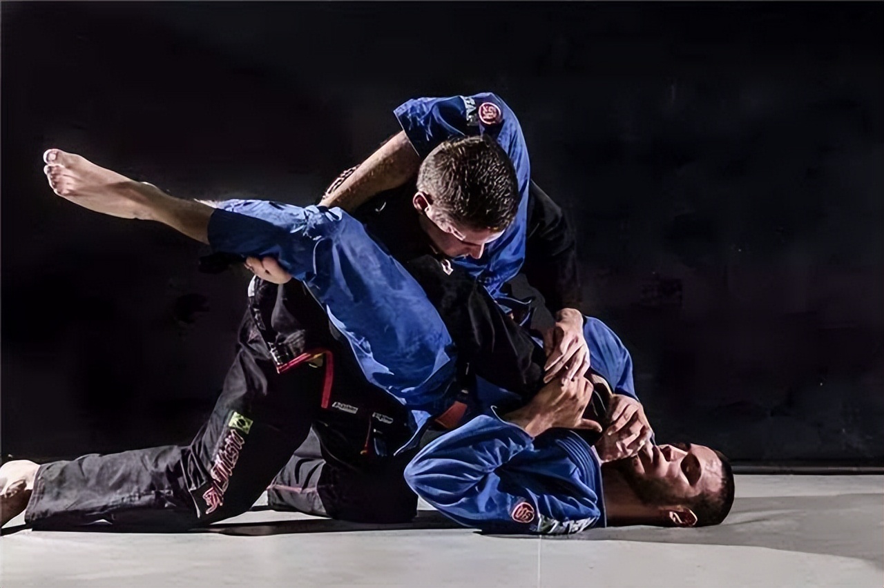 咏春能不能打败咏春,咏春是近战最厉害的功夫吗