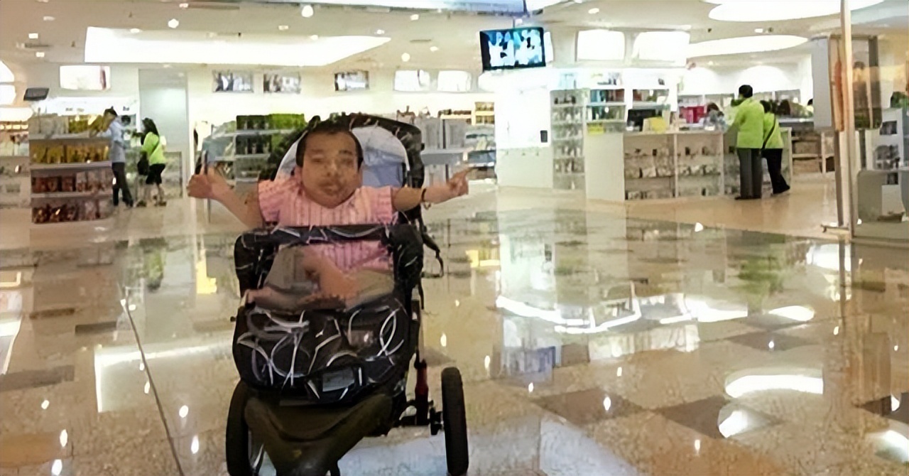 他身高不到1米，却能和1米7美娇妻生孩子，孩子到底是他的吗？