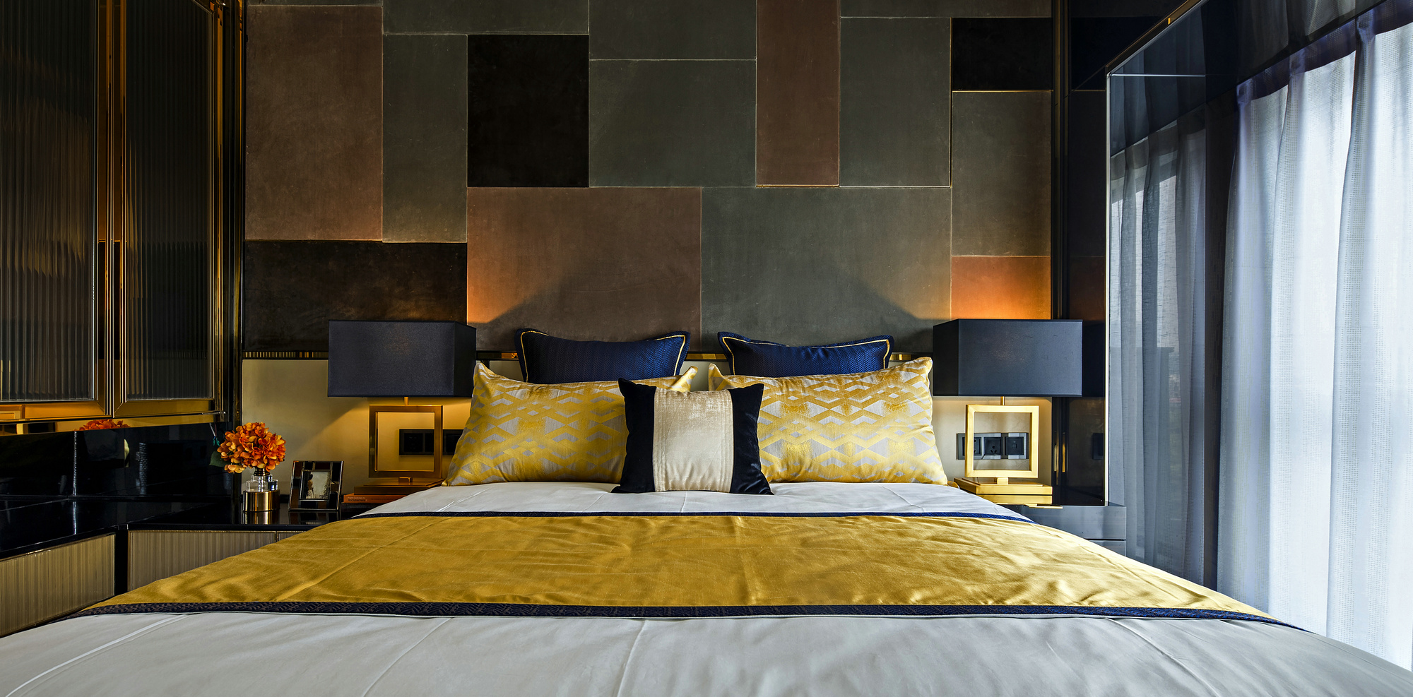 「现代设计风格」DHA香港洪德成设计-YSL精品主题风格样板房