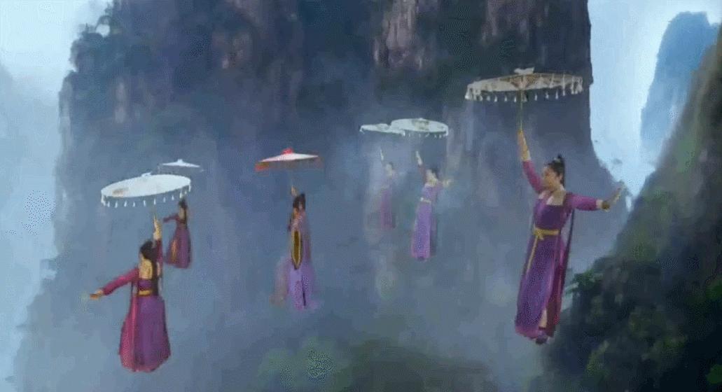 前脚吹“绝色美人”，后脚就被配角狠狠艳压，这些女明星图啥啊