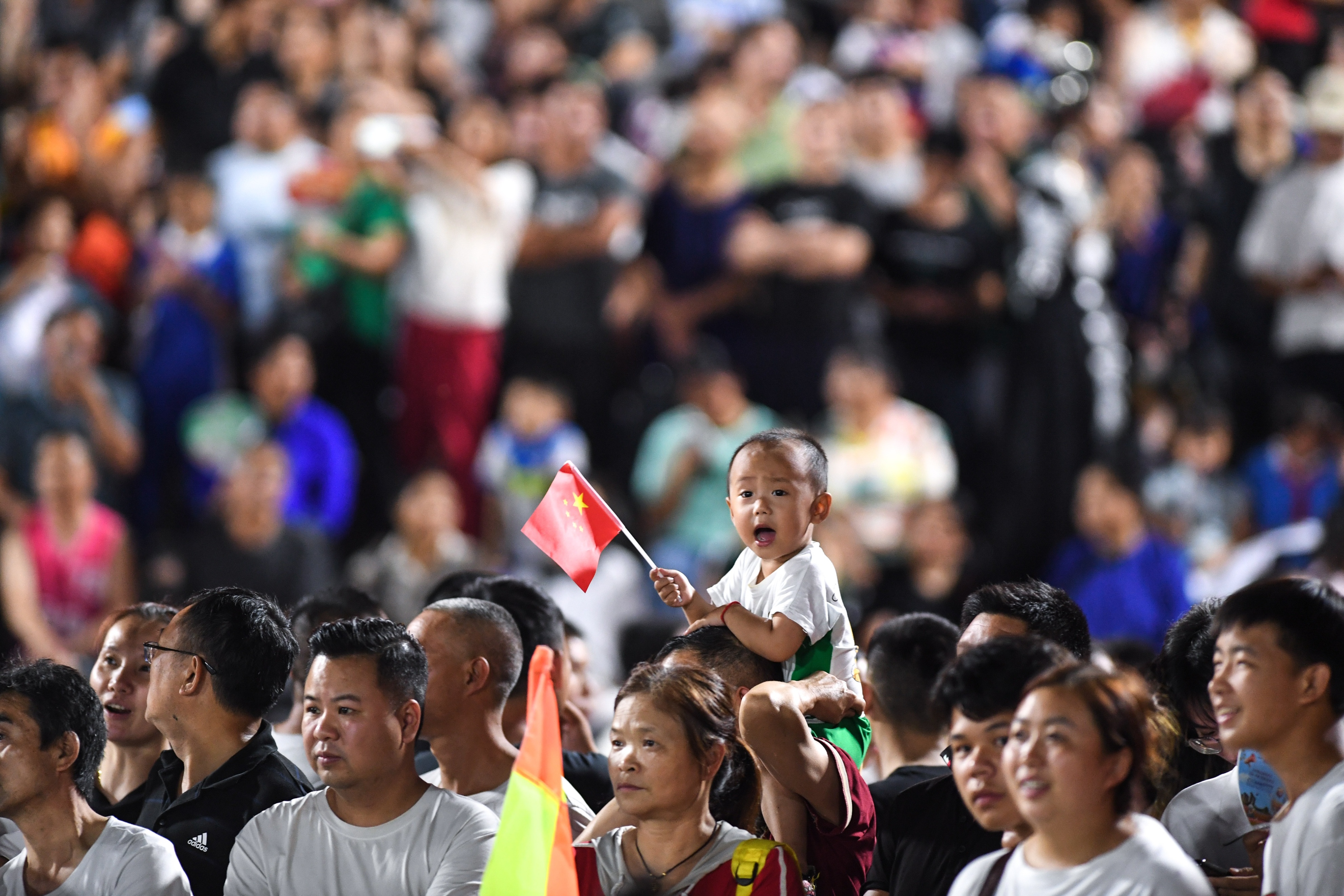 贵州村超联赛火到国外新闻,外国评贵州村超足球火爆出圈