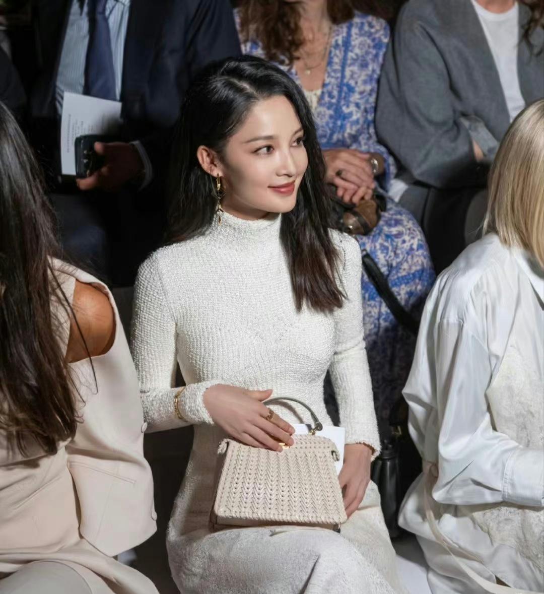 假发，假臀，假肌肉？明星“好皮囊”下，是眼见不一定为实的真相