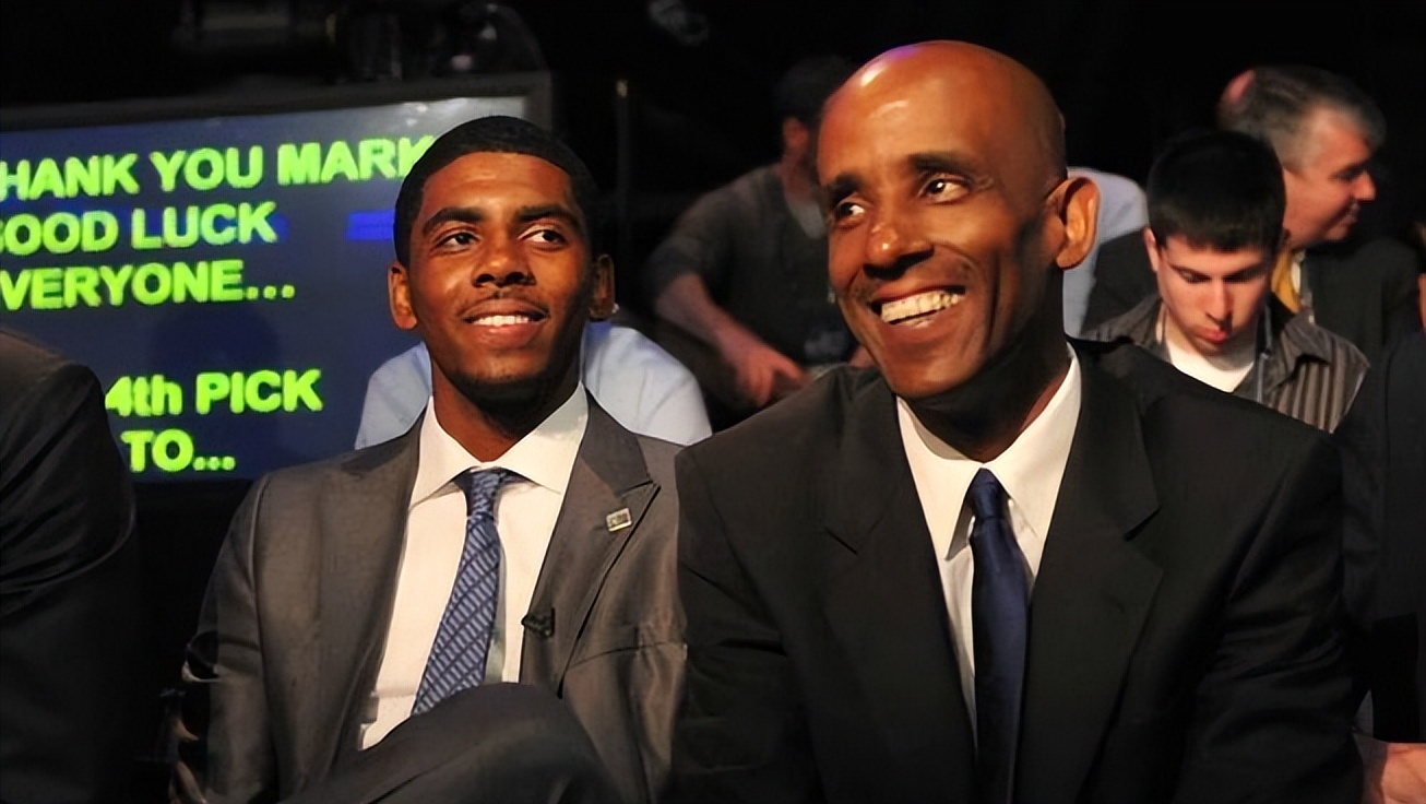 欧文更推追忆母亲!美媒晒过去25年球队市值增长,各队球衣照流出