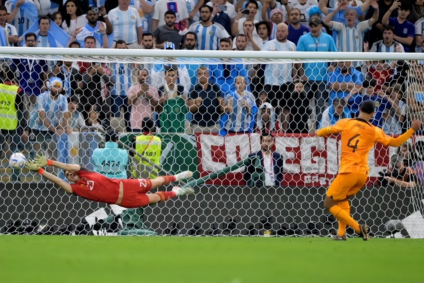 阿根廷门将马丁内斯个人介绍,阿根廷门将马丁内斯个人简介