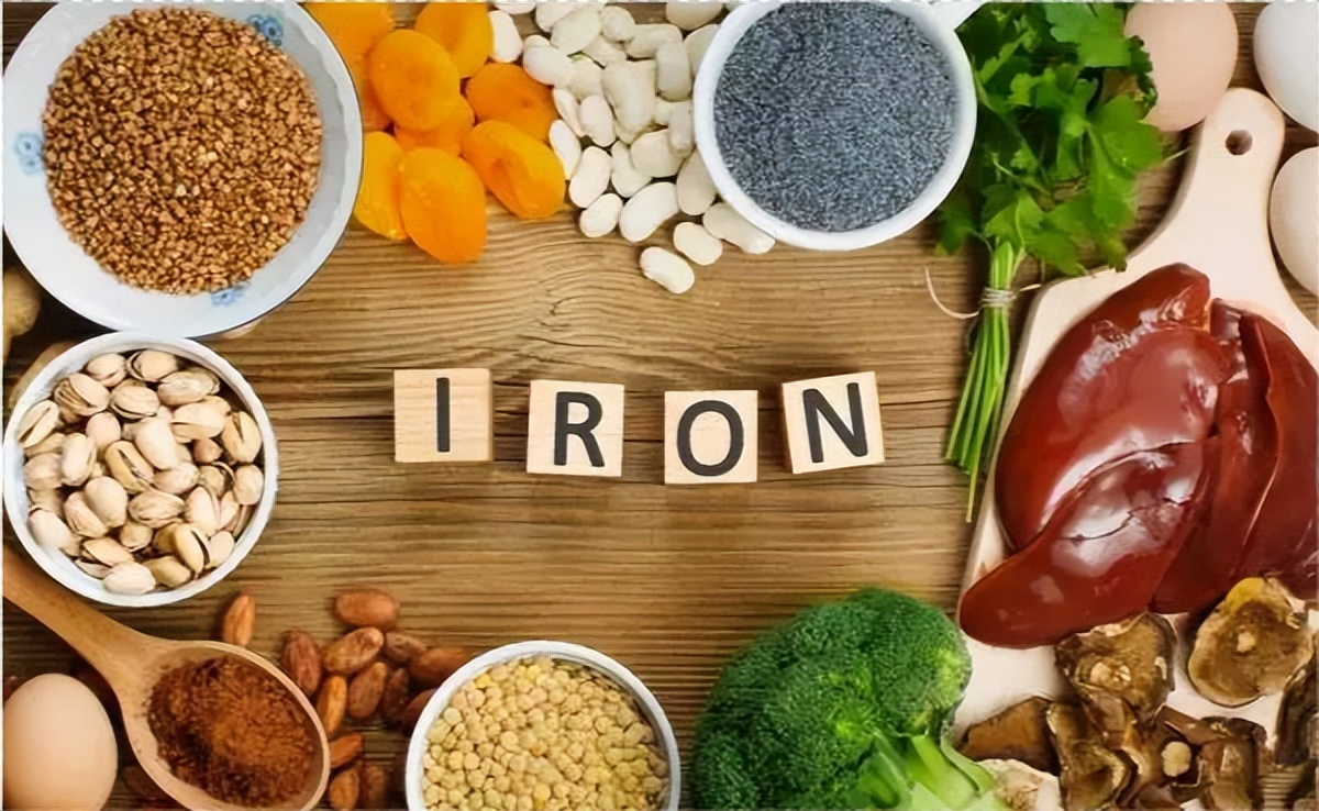 男生有的鼻毛长到外面有什么说法,鼻毛往外窜的男生是怎么回事