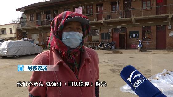 篮球架受伤男孩,痛心5岁男童因高空抛物被砸身亡