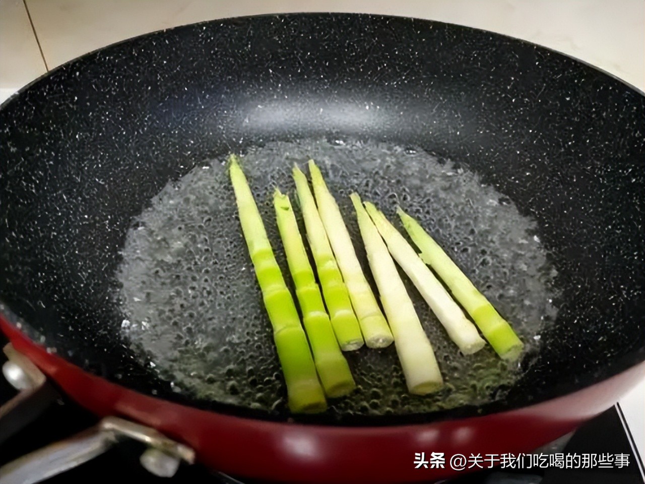 春笋怎么保存不会酸可以保存一年,吃不完的春笋怎样在冰箱里保存