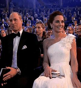 红地毯上各明星争相斗艳,皇室凤凰高光时刻