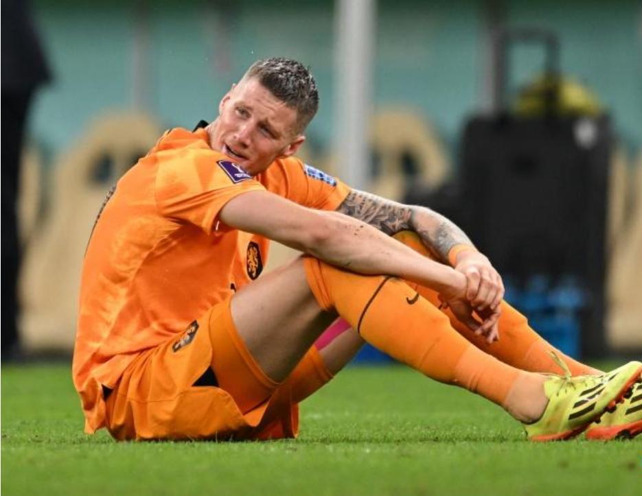 韦格霍斯特评价梅西,韦霍斯特在比赛中对梅西下黑肘