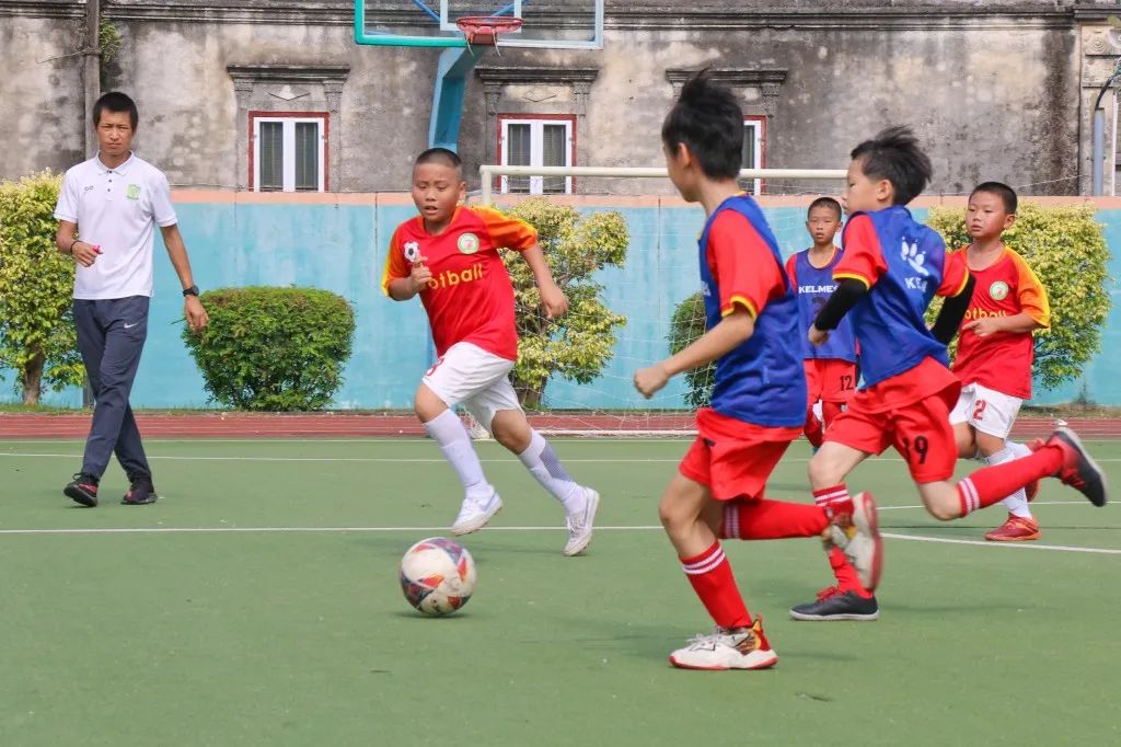 中山市校园足球联赛初中组,中山区第11小学总校直播足球比赛