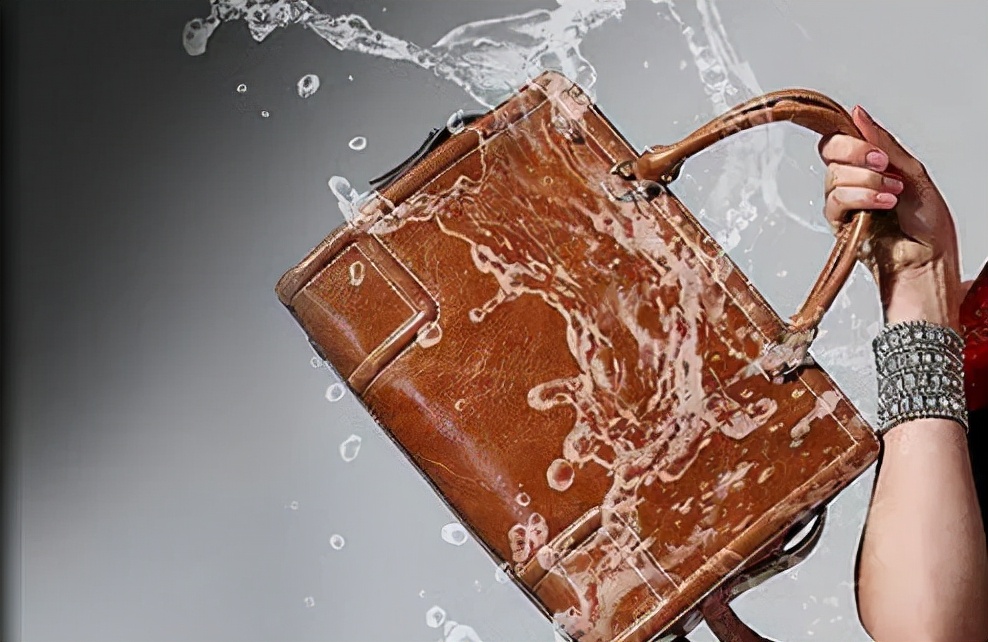 油蜡皮掉色怎么处理,皮具护理油蜡