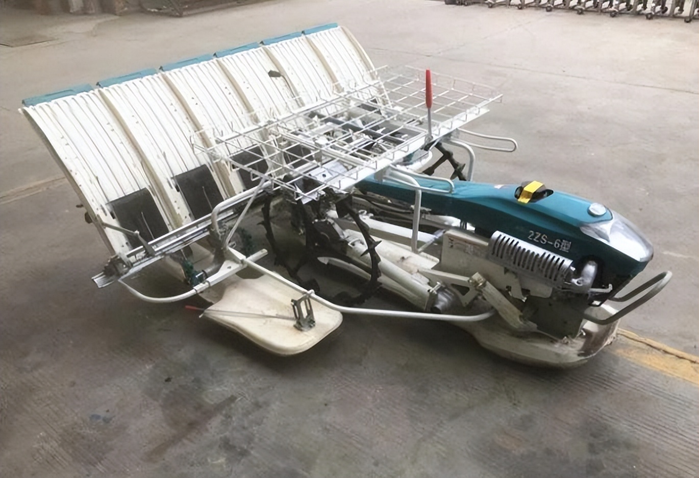 2015年手扶插秧机二手多少钱,6行手扶插秧机哪个品牌最好用