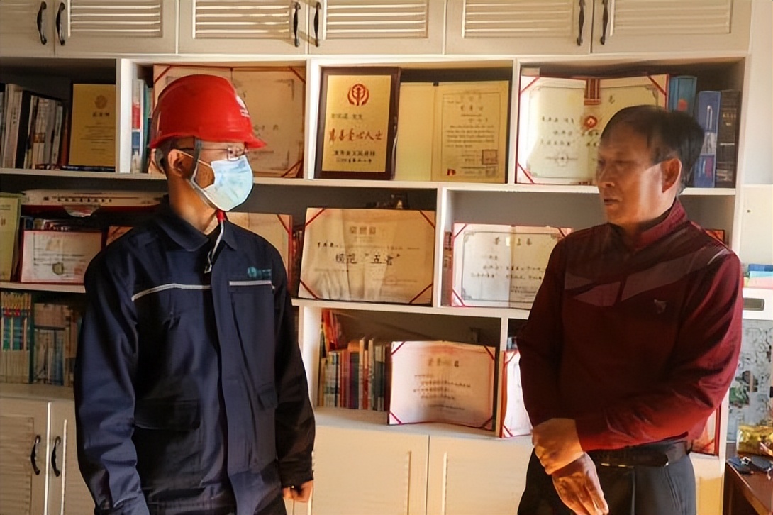 供电公司开展重阳节慰问,供电所慰问孤寡老人温情传递爱心