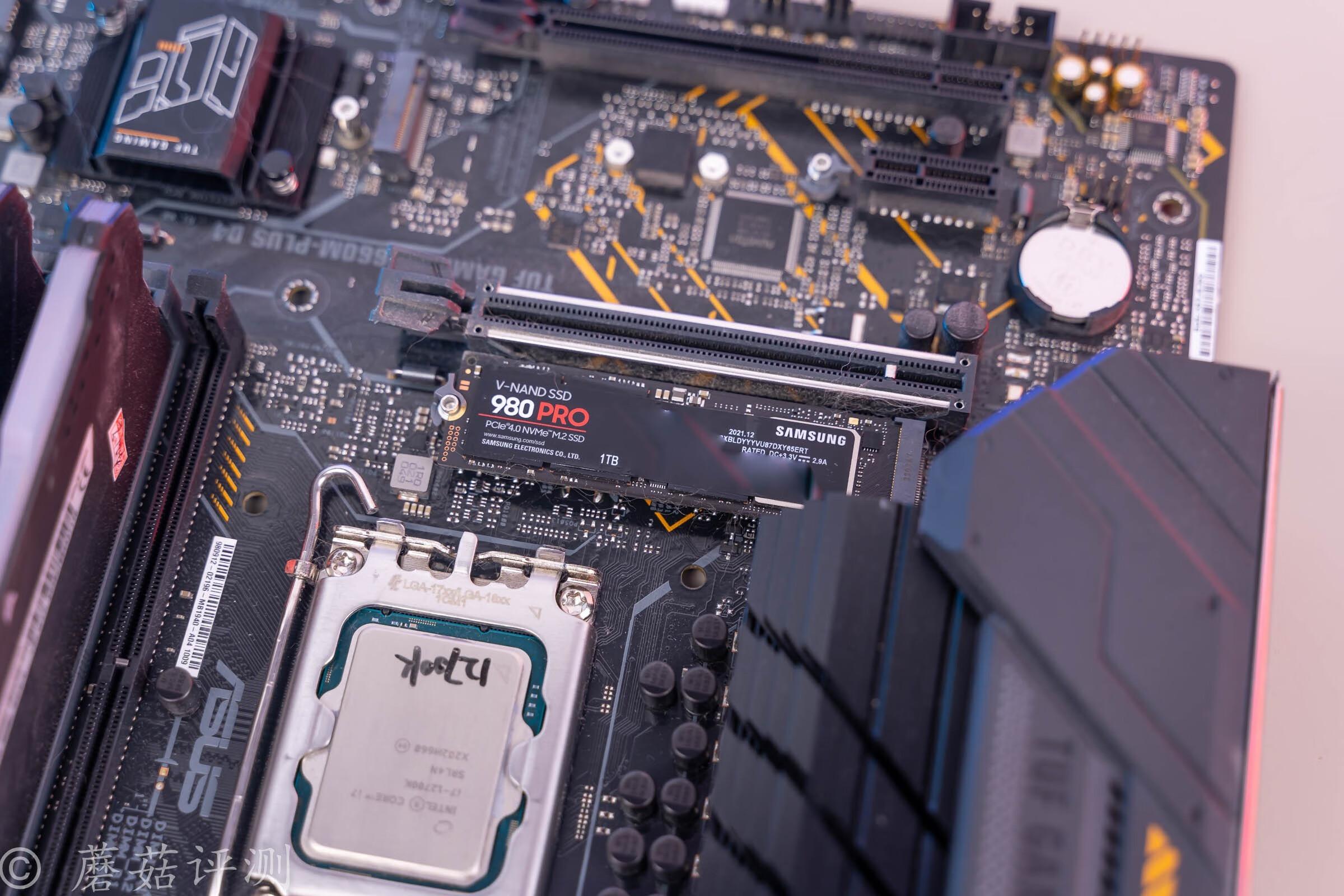 连续多日的高温，让朋友家的主机燥热难耐、更换机箱散热后获新生