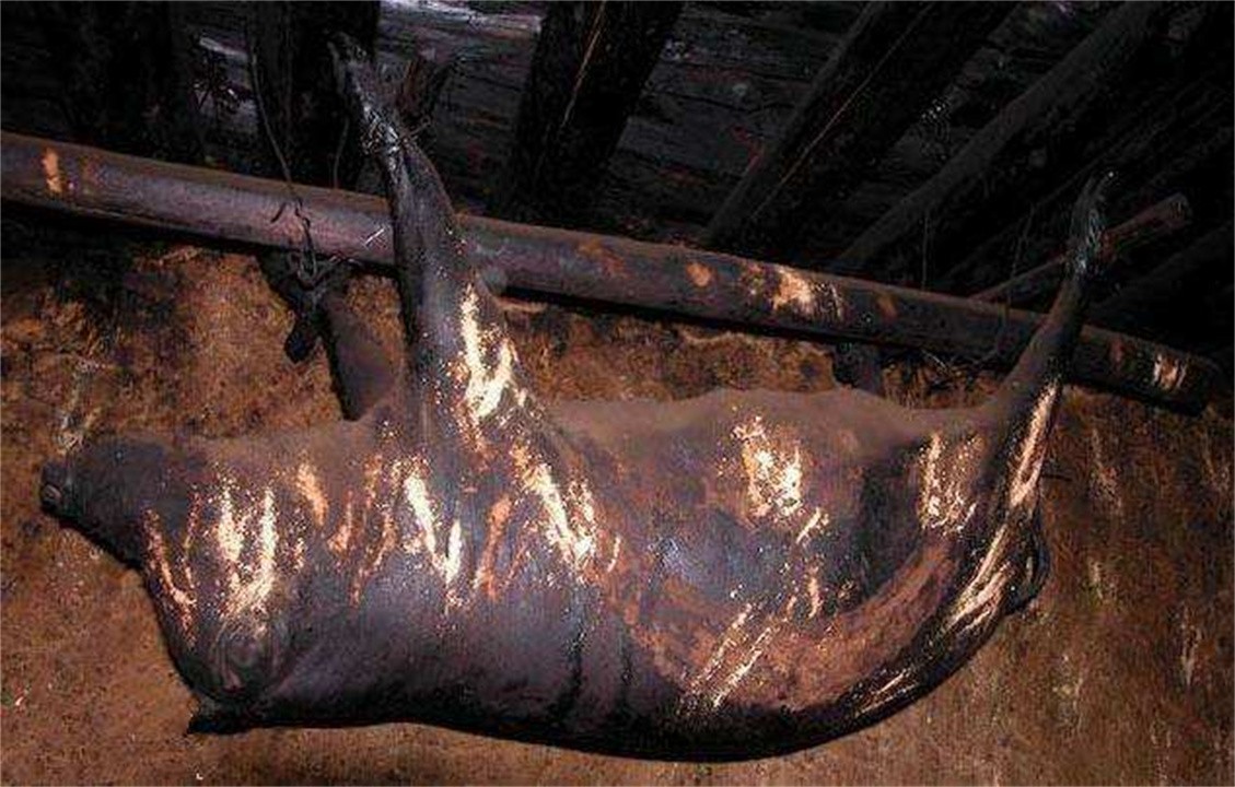 四川臭猪肉在房梁上的时候图片,四川臭猪肉悬挂房梁