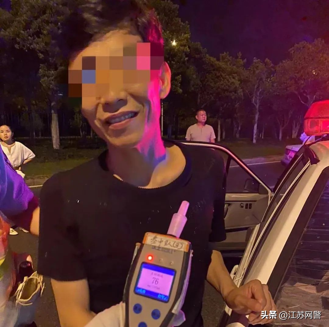 江苏镇江：润州交警零点行动一批“醉猫”入网