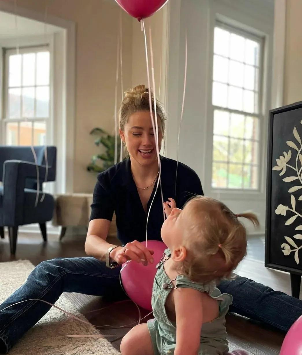 艾梅柏德普开庭,世界首富马斯克和德普前妻艾梅柏