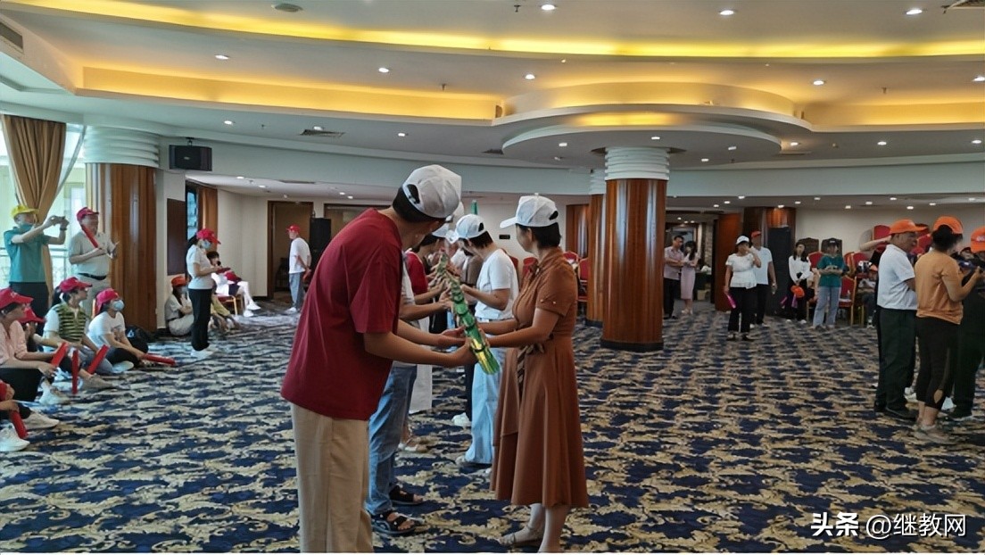 三年同窗形影不离,三年同窗铸就了一世的情缘