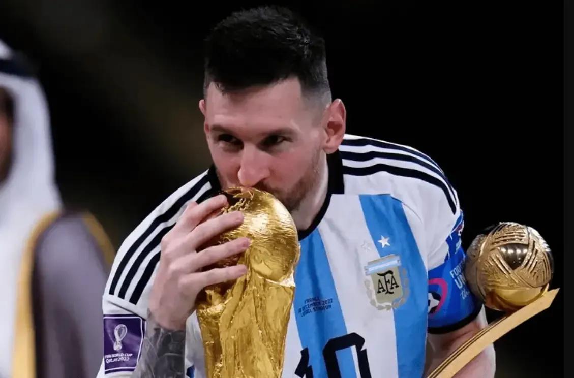 为什么看梅西踢球感觉很简单,第一次看梅西踢球