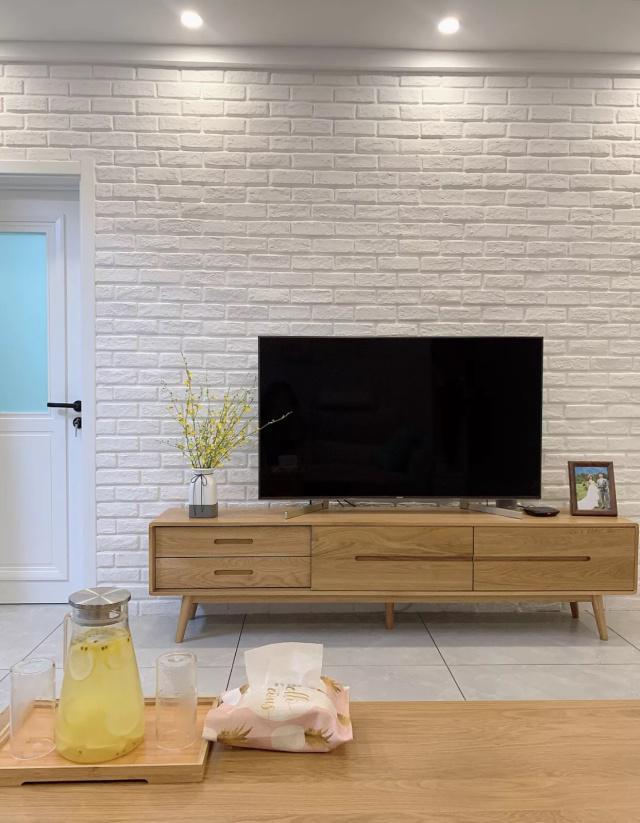 电视挂墙好，还是放电视柜上好？其实二者的区别很大，大家要注意