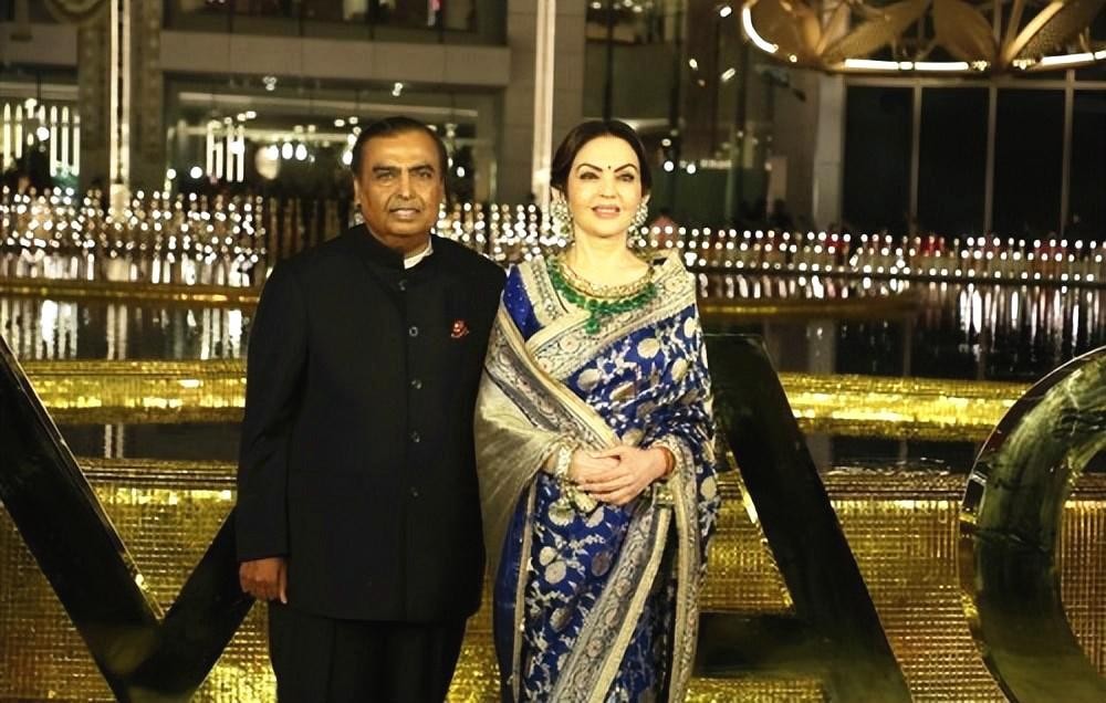 印度首富妻子嫁女儿花7亿,印度首富的老婆有多奢侈