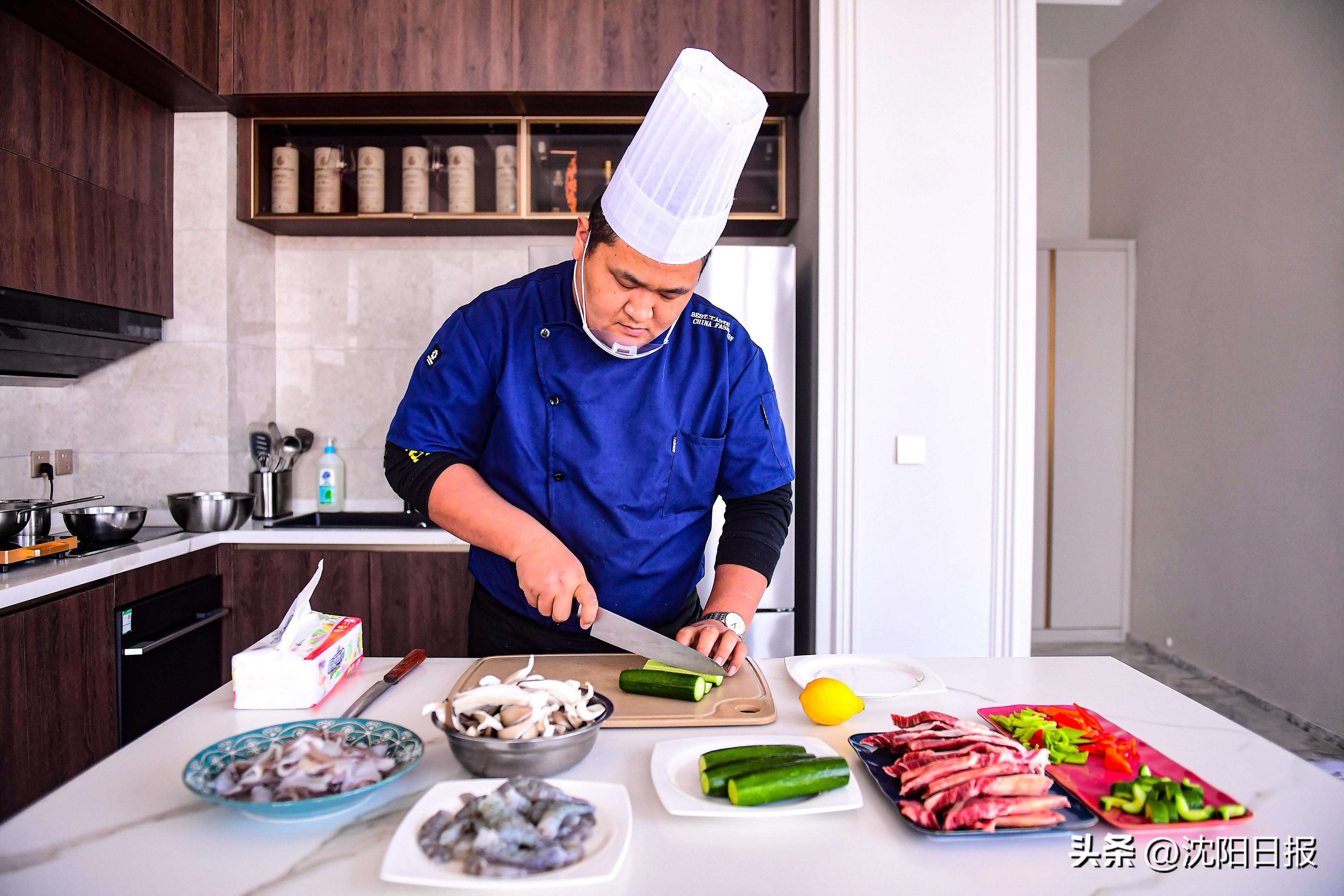 沈阳上门厨师在哪里接单,上门厨师做菜怎么收费