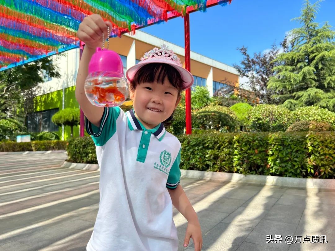 展才艺、练市场、摘葡萄、看电影…幼儿园“六一”主题周精彩回眸