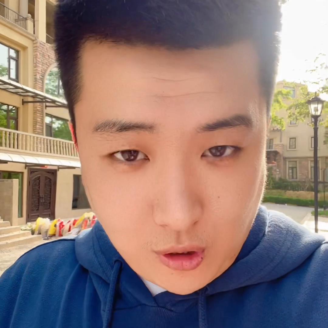 同样都是达人，听说普通探店达人一个月连3000都搞不下...