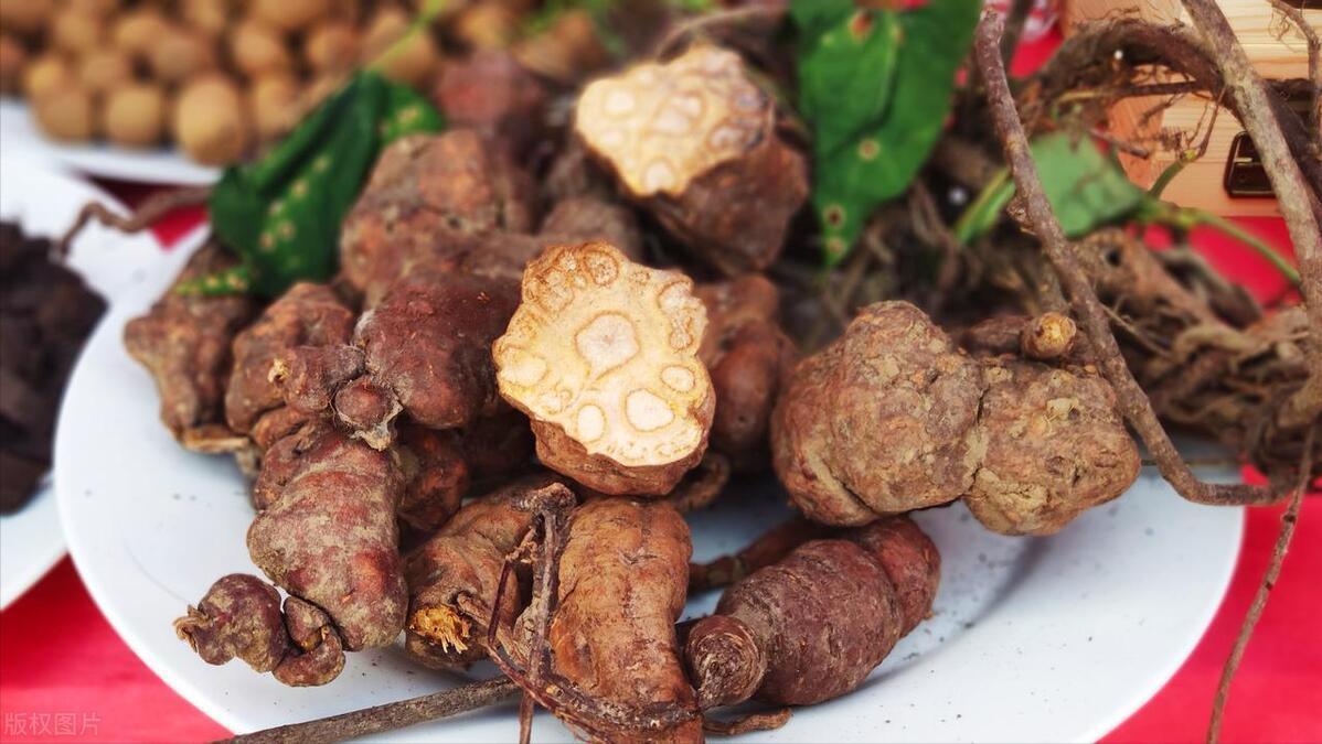 肝肾不足型脱发中药,脱发乌发经方