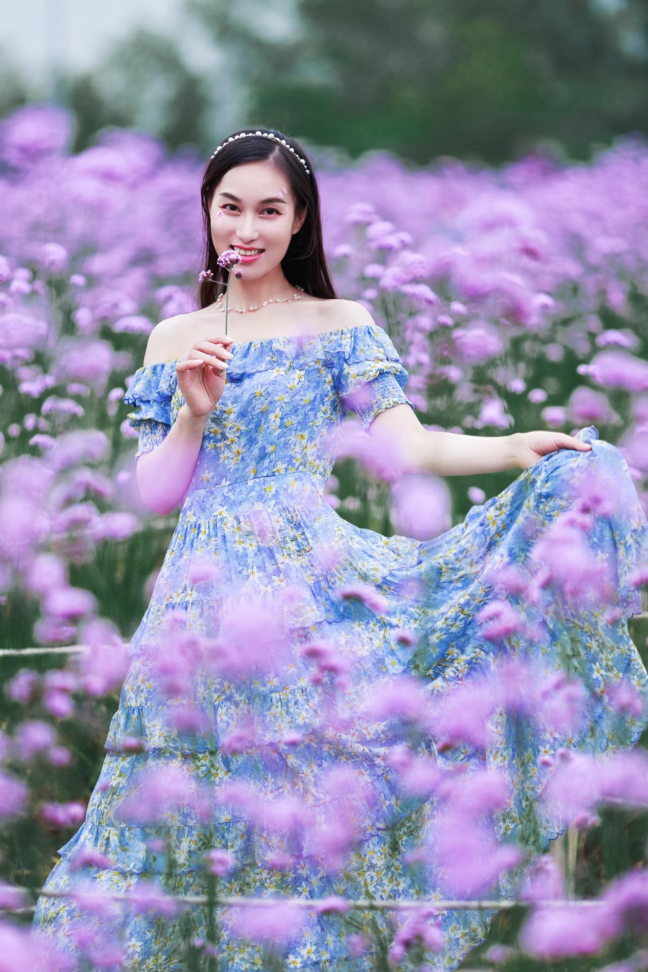 实用马鞭花人像拍摄攻略，新手也能快速学会，拍照美出新高度