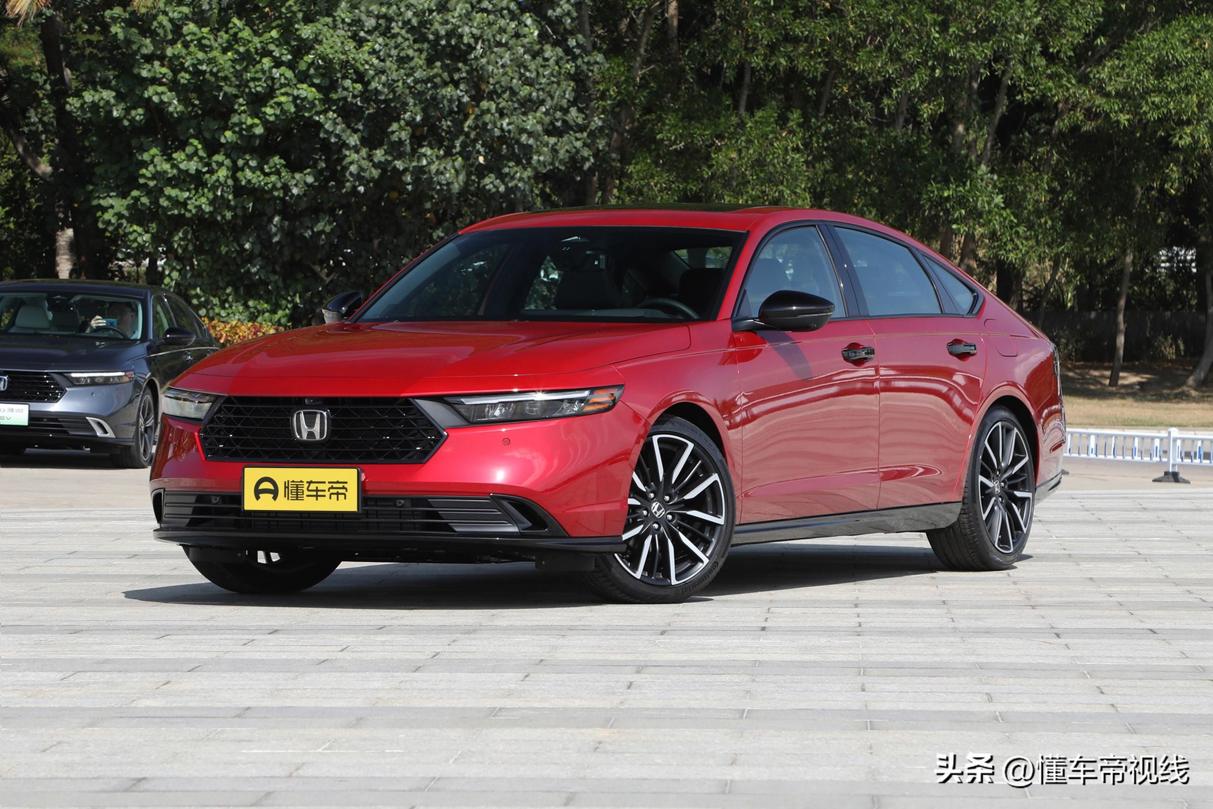 新车售价98万二手仅售19万,售1698-98万元广汽本田雅阁上市