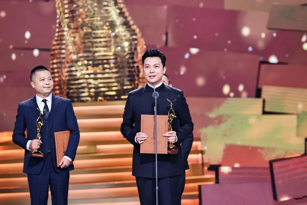 任鲁豫中央广播电视总台主持人,任鲁豫人民日报