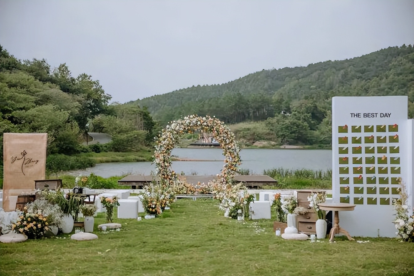 年轻人的婚礼,年轻人结婚婚礼简办