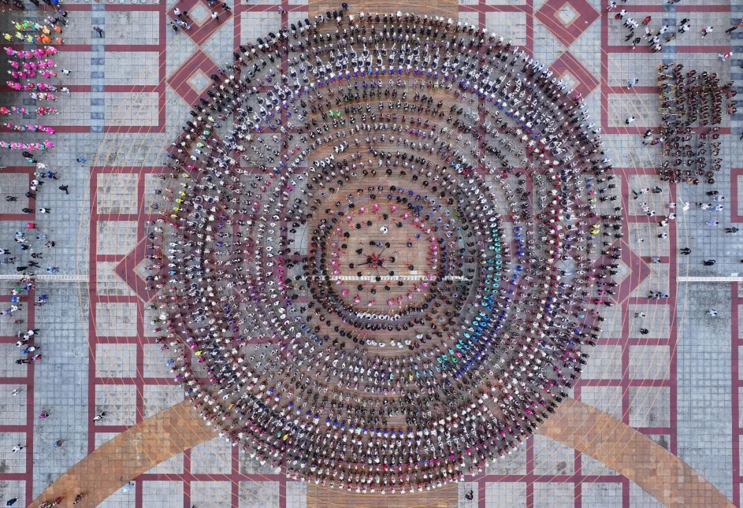 超震撼走秀场面,村超民族走秀完整版