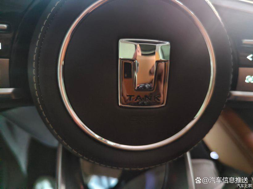 坦克500和丰田普拉多安全性对比,坦克500对比普拉多后备箱空间