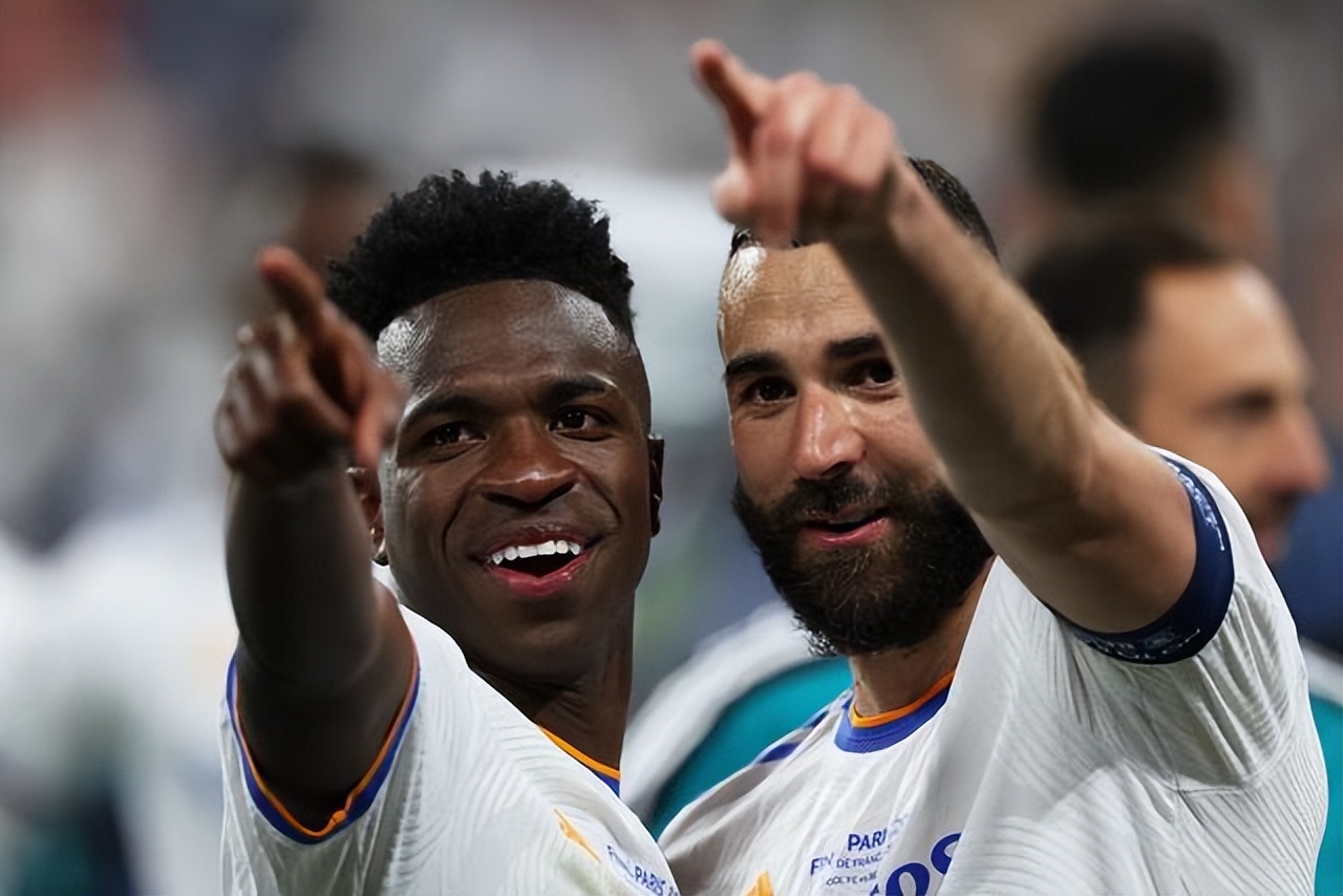 皇马利物浦欧冠决赛1:0本泽马越位,2022欧冠决赛利物浦vs皇马本泽马