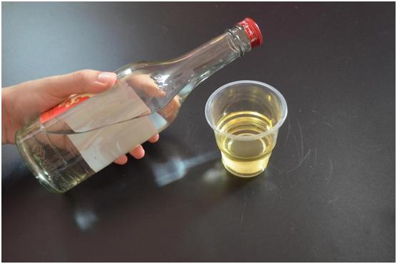 真假酒用油怎么检测,食用油能测出酒的真假吗