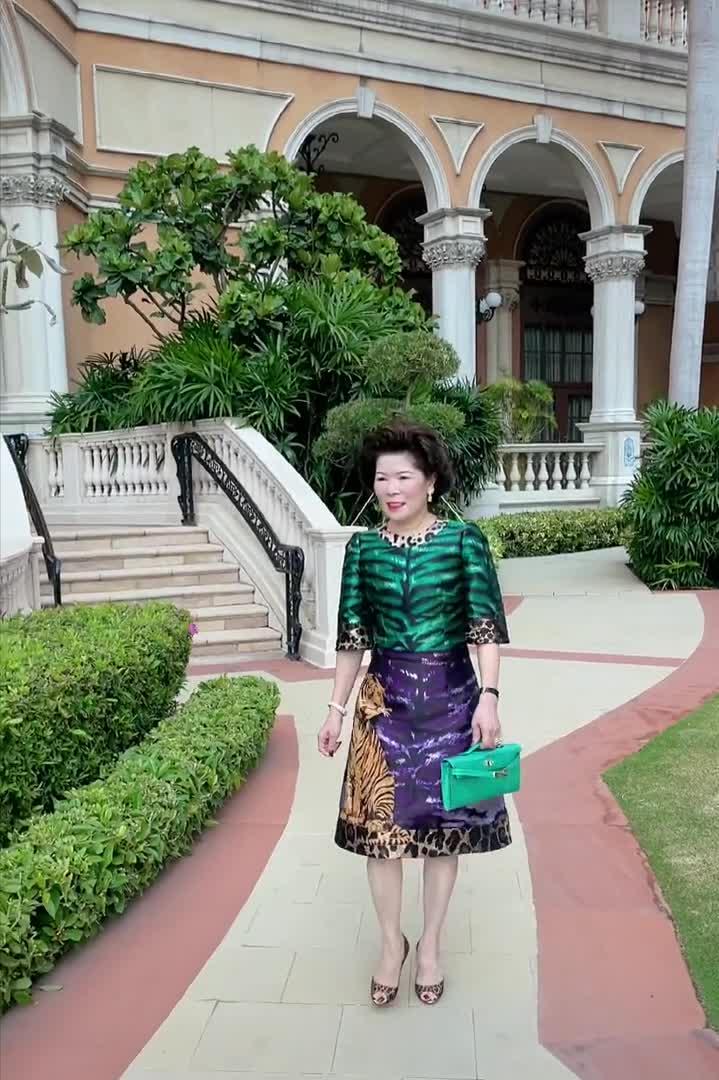 鲍鱼家姐豪宅面积,鲍鱼家姐身价上亿