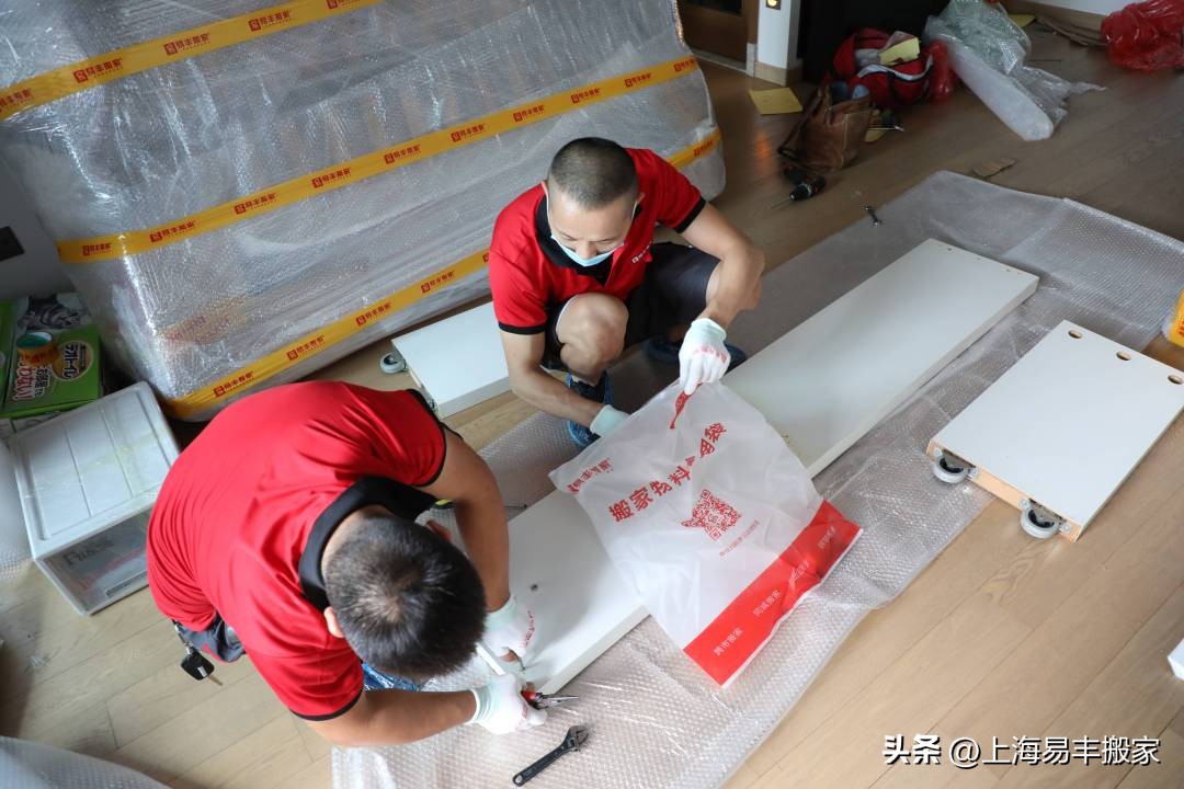 搬家叫师傅上门换空调多少钱,美的空调搬家移机售后免费吗