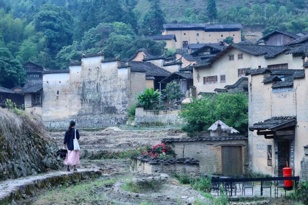 海美、小吃巨好吃！这个神还原游戏世界的小城，不该这样被埋没！