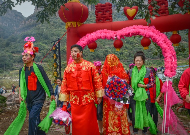 农村吃喜酒送礼在什么时间合适,农村喜酒习俗视频