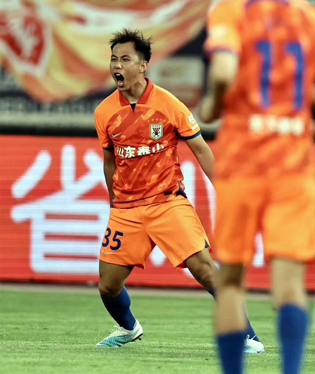 黄政宇泰山首球,泰山队黄政宇怎么没上场