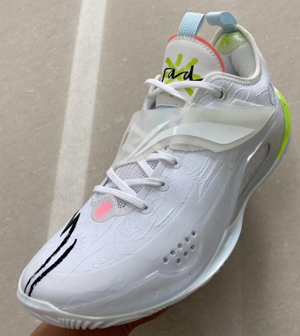 李宁新品！JB1代联名配色曝光，韦德幻影4被指抄袭，空袭9代崛起