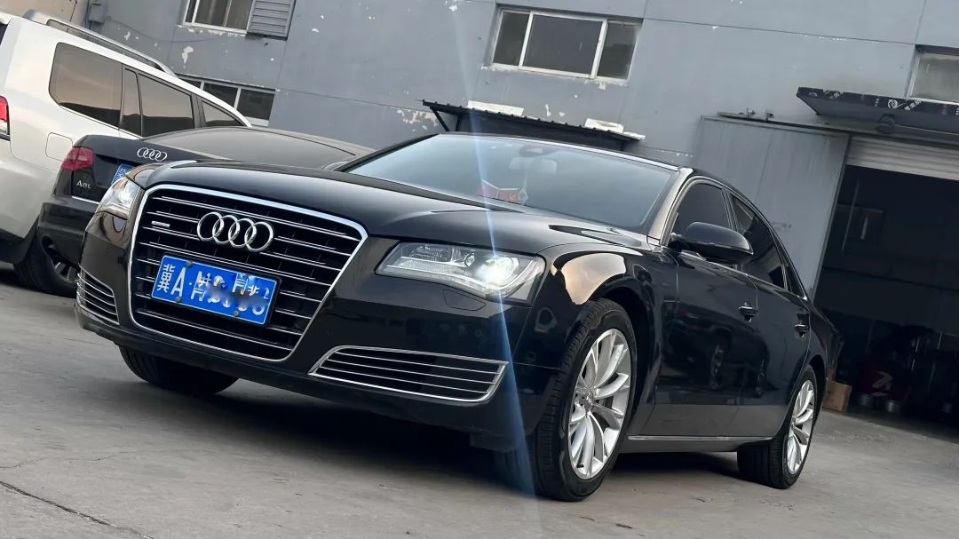 小伙100多万买宝马,小伙花了52万买了奥迪a8
