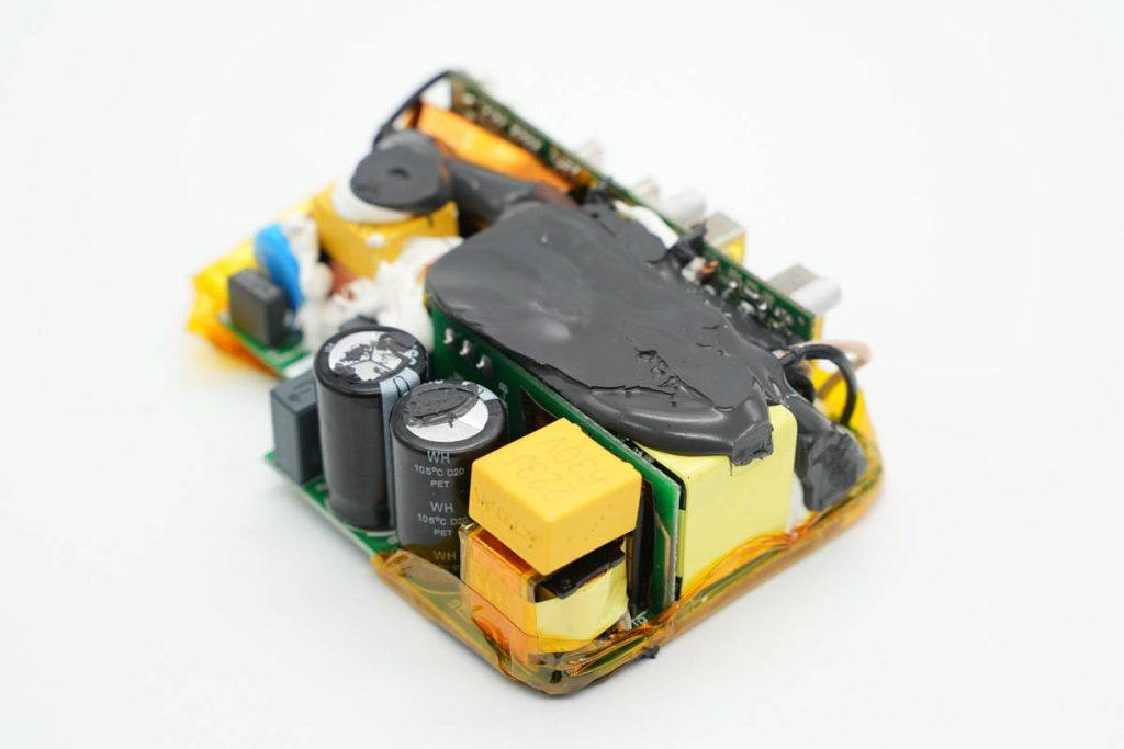 哈曼卡顿infinitylab65w,哈曼卡顿琥珀便携版充电器